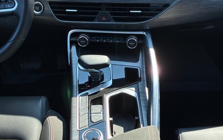 Geely Tugella FY11, 2023 год, 3 100 000 рублей, 17 фотография