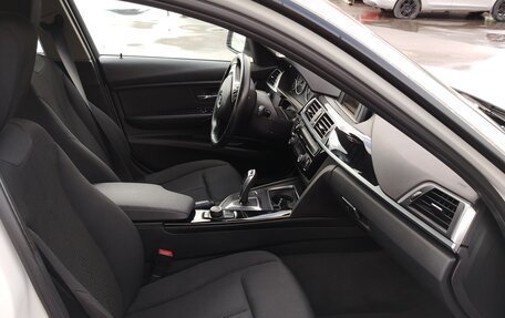 BMW 3 серия, 2016 год, 1 200 000 рублей, 12 фотография