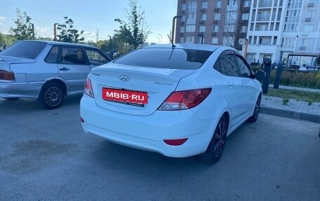 Hyundai Solaris II рестайлинг, 2013 год, 670 000 рублей, 3 фотография