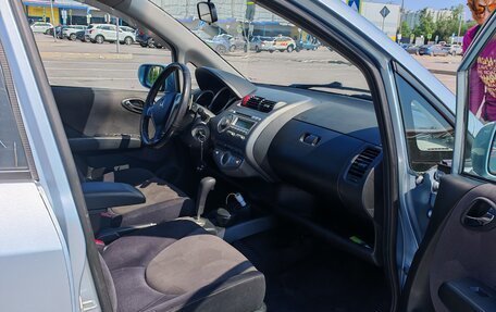 Honda Jazz I рестайлинг, 2006 год, 550 000 рублей, 21 фотография