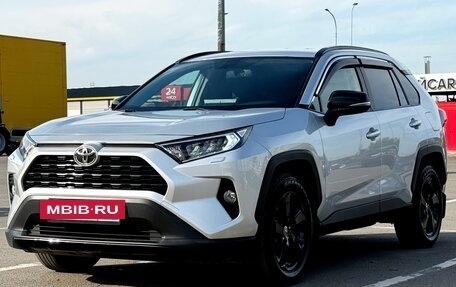 Toyota RAV4, 2021 год, 4 065 000 рублей, 2 фотография