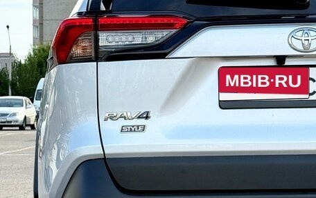 Toyota RAV4, 2021 год, 4 065 000 рублей, 9 фотография
