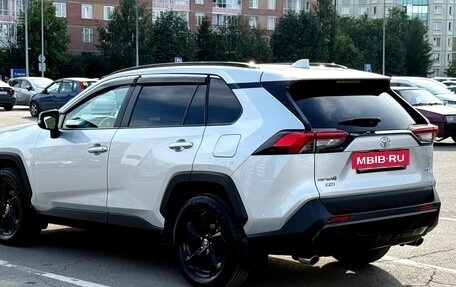 Toyota RAV4, 2021 год, 4 065 000 рублей, 4 фотография