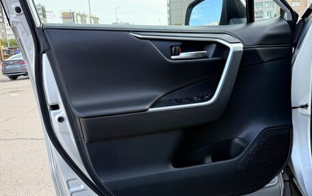 Toyota RAV4, 2021 год, 4 065 000 рублей, 18 фотография