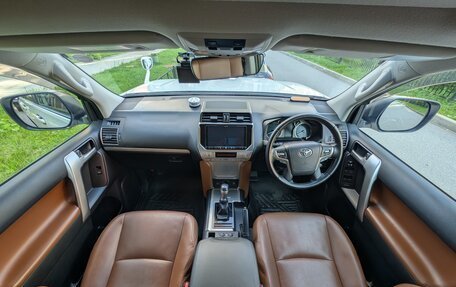 Toyota Land Cruiser Prado 150 рестайлинг 2, 2021 год, 5 400 000 рублей, 6 фотография