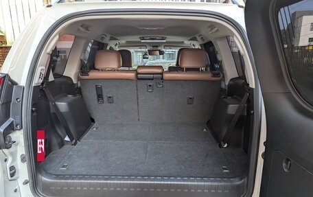 Toyota Land Cruiser Prado 150 рестайлинг 2, 2021 год, 5 400 000 рублей, 7 фотография