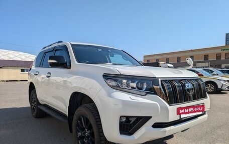 Toyota Land Cruiser Prado 150 рестайлинг 2, 2021 год, 5 400 000 рублей, 2 фотография