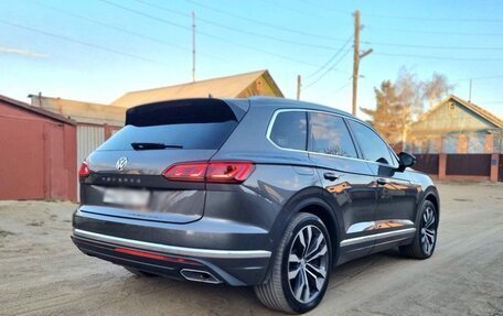 Volkswagen Touareg III, 2019 год, 4 550 000 рублей, 2 фотография