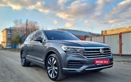 Volkswagen Touareg III, 2019 год, 4 550 000 рублей, 6 фотография
