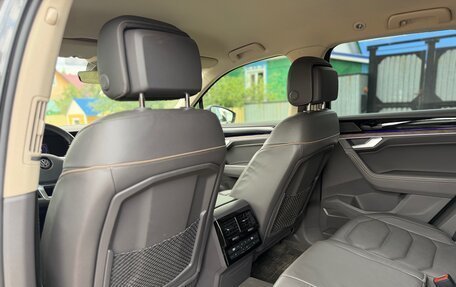 Volkswagen Touareg III, 2019 год, 4 550 000 рублей, 10 фотография