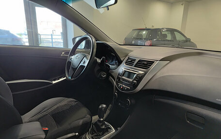Hyundai Solaris II рестайлинг, 2016 год, 680 000 рублей, 13 фотография
