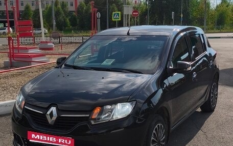 Renault Sandero II рестайлинг, 2015 год, 720 000 рублей, 2 фотография