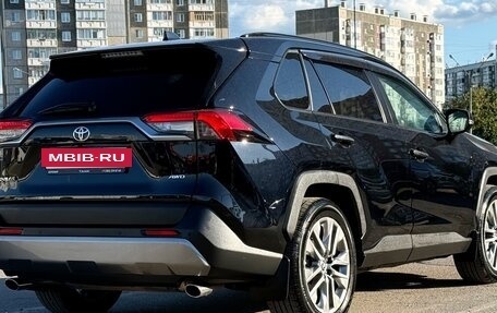 Toyota RAV4, 2021 год, 4 490 000 рублей, 8 фотография
