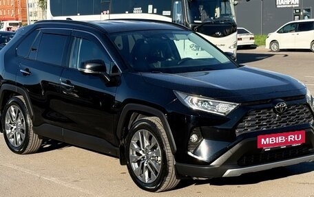 Toyota RAV4, 2021 год, 4 490 000 рублей, 9 фотография