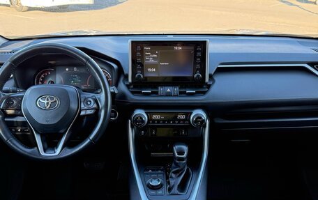 Toyota RAV4, 2021 год, 4 490 000 рублей, 21 фотография