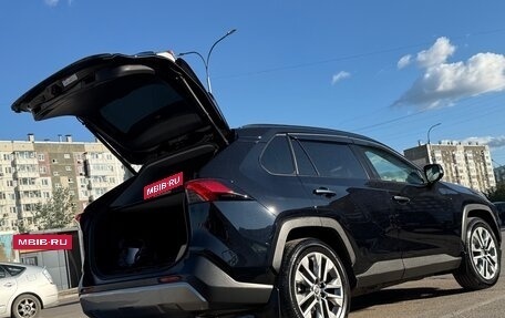Toyota RAV4, 2021 год, 4 490 000 рублей, 34 фотография