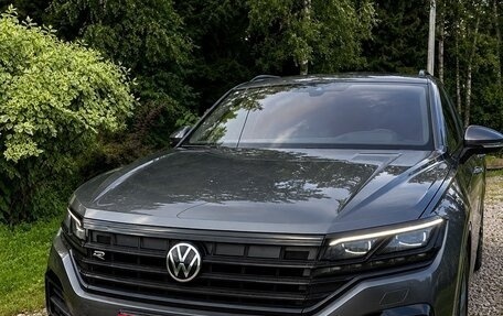 Volkswagen Touareg III, 2021 год, 5 900 000 рублей, 1 фотография