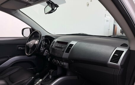 Mitsubishi Outlander III рестайлинг 3, 2012 год, 1 300 000 рублей, 10 фотография