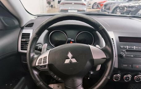 Mitsubishi Outlander III рестайлинг 3, 2012 год, 1 300 000 рублей, 11 фотография
