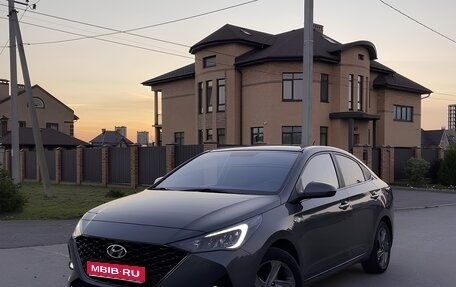 Hyundai Solaris II рестайлинг, 2021 год, 1 840 000 рублей, 1 фотография