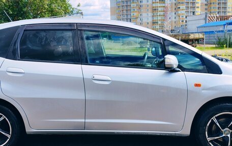 Honda Fit III, 2010 год, 645 000 рублей, 2 фотография