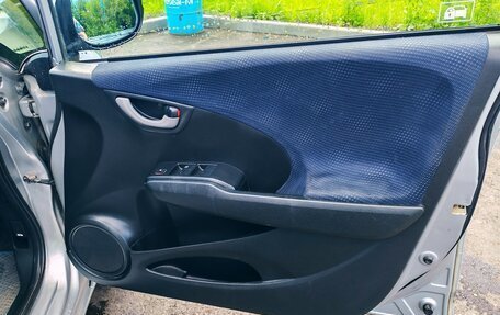 Honda Fit III, 2010 год, 645 000 рублей, 12 фотография