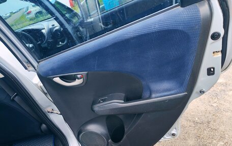 Honda Fit III, 2010 год, 645 000 рублей, 11 фотография