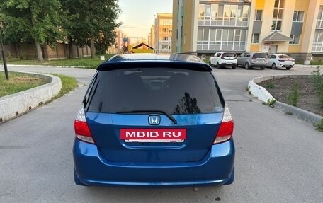 Honda Fit III, 2002 год, 400 000 рублей, 4 фотография