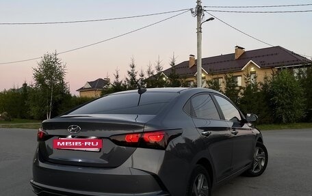 Hyundai Solaris II рестайлинг, 2021 год, 1 840 000 рублей, 2 фотография