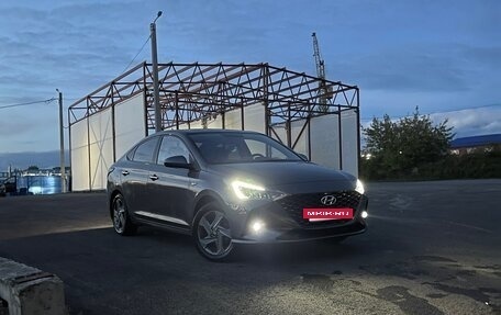 Hyundai Solaris II рестайлинг, 2021 год, 1 840 000 рублей, 5 фотография