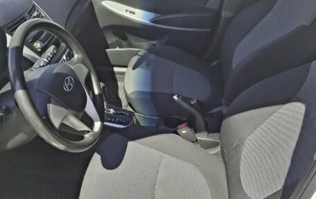 Hyundai Solaris II рестайлинг, 2013 год, 990 000 рублей, 10 фотография
