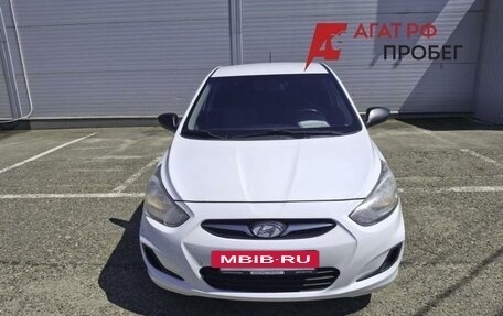 Hyundai Solaris II рестайлинг, 2013 год, 990 000 рублей, 2 фотография