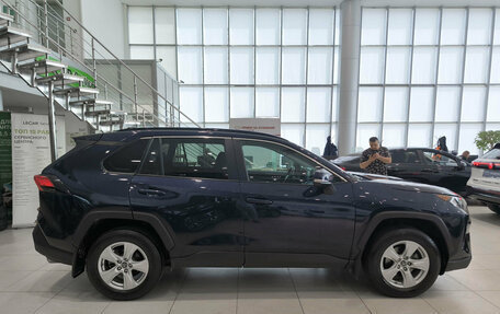 Toyota RAV4, 2019 год, 2 750 000 рублей, 5 фотография
