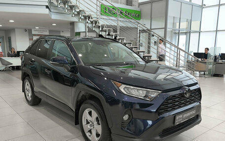 Toyota RAV4, 2019 год, 2 750 000 рублей, 3 фотография