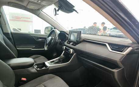 Toyota RAV4, 2019 год, 2 750 000 рублей, 13 фотография