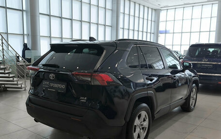 Toyota RAV4, 2019 год, 2 750 000 рублей, 6 фотография