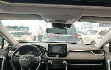 Toyota RAV4, 2019 год, 2 750 000 рублей, 17 фотография