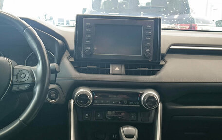 Toyota RAV4, 2019 год, 2 750 000 рублей, 18 фотография
