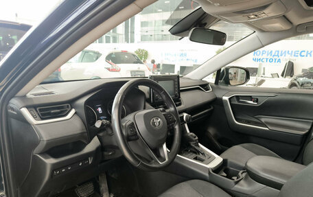 Toyota RAV4, 2019 год, 2 750 000 рублей, 20 фотография