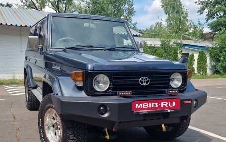 Toyota Land Cruiser 70, 1992 год, 3 500 000 рублей, 1 фотография