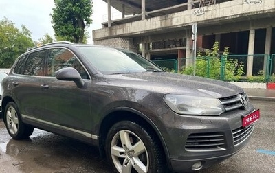 Volkswagen Touareg III, 2011 год, 2 100 000 рублей, 1 фотография