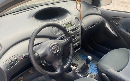 Toyota Yaris I рестайлинг, 2004 год, 280 000 рублей, 7 фотография