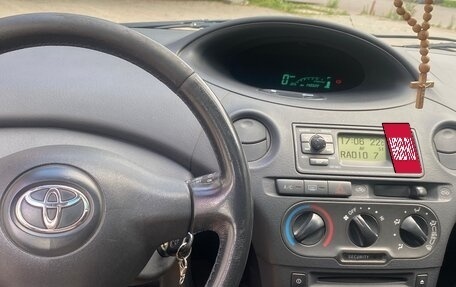 Toyota Yaris I рестайлинг, 2004 год, 280 000 рублей, 8 фотография
