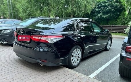 Toyota Camry, 2018 год, 2 500 000 рублей, 3 фотография