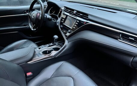 Toyota Camry, 2018 год, 2 500 000 рублей, 9 фотография