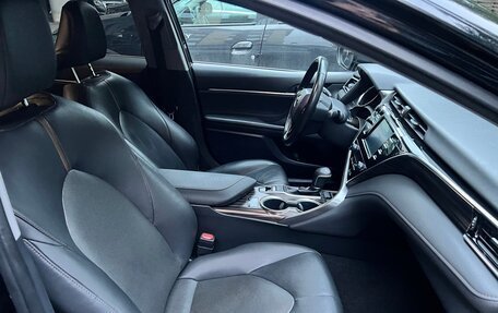 Toyota Camry, 2018 год, 2 500 000 рублей, 10 фотография