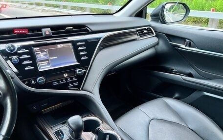 Toyota Camry, 2018 год, 2 500 000 рублей, 15 фотография