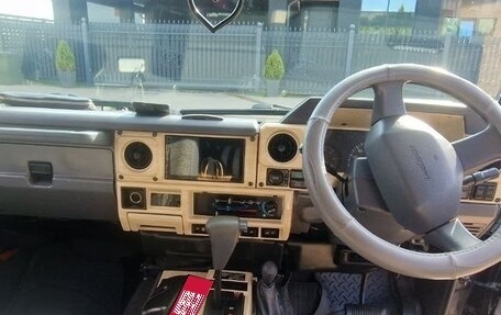 Toyota Land Cruiser 70, 1992 год, 3 500 000 рублей, 10 фотография