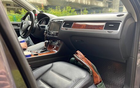Volkswagen Touareg III, 2011 год, 2 100 000 рублей, 12 фотография