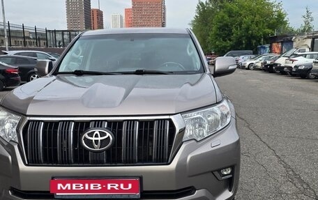 Toyota Land Cruiser Prado 150 рестайлинг 2, 2021 год, 5 500 000 рублей, 2 фотография